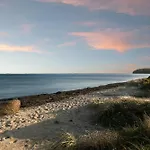 בית נופש With Sea View Near *