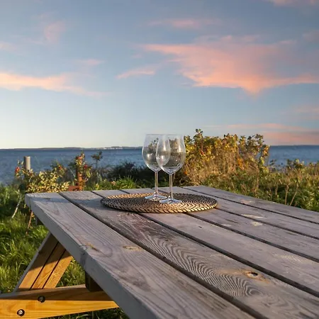 Feriehus With Sea View Near Hesselager